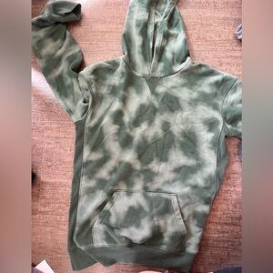 All in motion green camo boys hoodie xxl 18/20